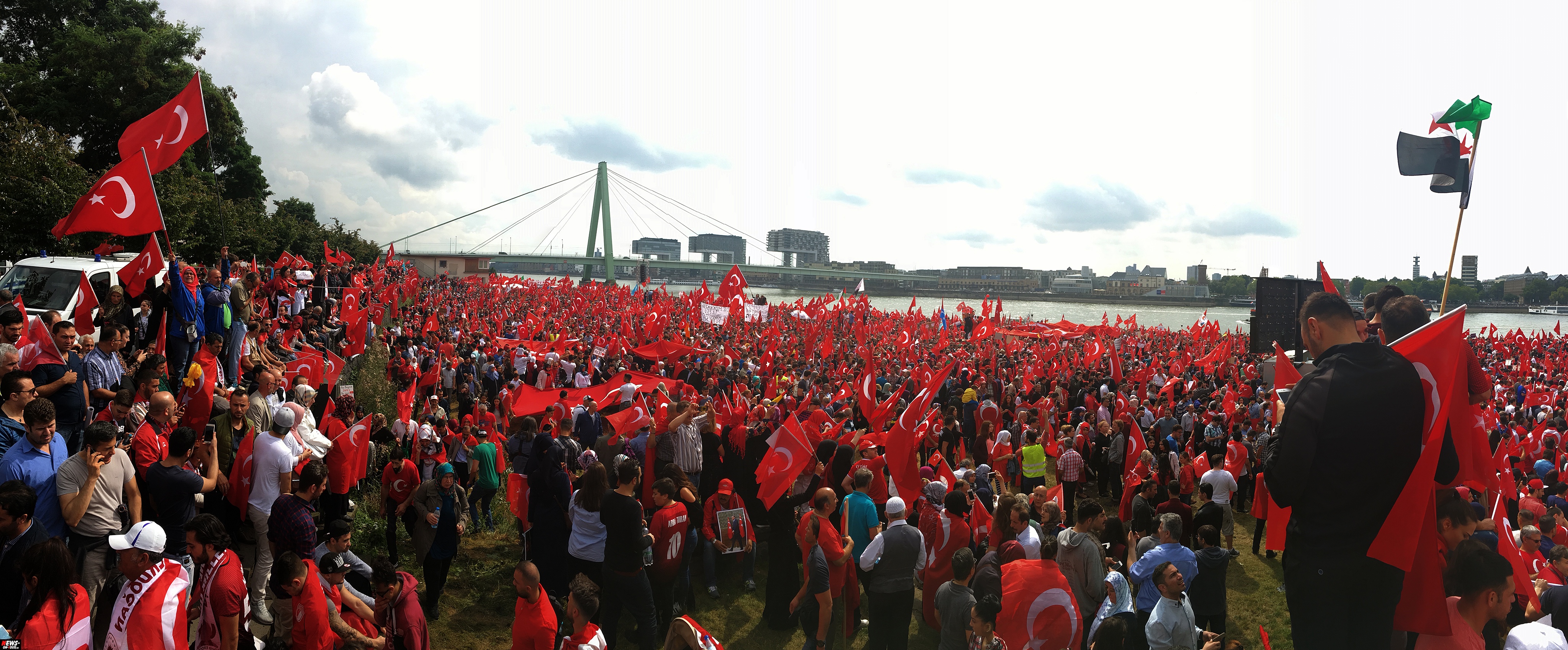 Bildergebnis für demo koeln 2016 erdogan