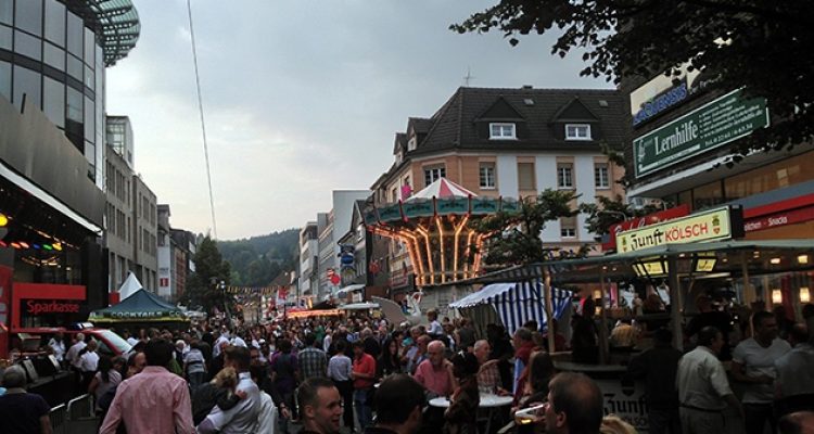 Gummersbach: HD-Video Update! Sparkassendirektor wurde in die Luft geschossen! | Stadtfest Gummersbach 2013