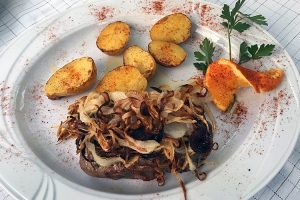 rumpsteak englisch zweibeln grillzwiebel gegroestete zwiebel kartoffeln italienische art ntoi essen facebook posten