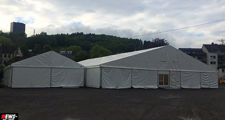 Gummersbach: Großes Festzelt mit anliegendem VIP-Zelt steht! Drei Tage Event-Marathon beginnt mit den AMIGOS
