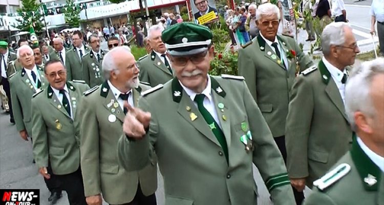 Bergneustadt Schützenfest 2014 (11x HD-Video) Sternmarsch der Kompanien mit den Musikkapellen | Oberbergischer Kreis