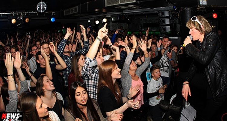Mickie Krause Akustik Tour 2014: Premiere im LUXOR in Köln war total ausverkauft! 450 Fans feierten mit Krause Band | Mit Videos
