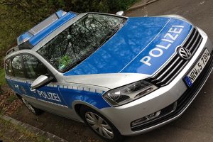 polizei polizeiauto ntoi dienstfahrzeug2 einsatzkraefte