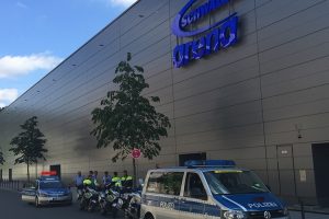 rund um koeln 2015 ntoi 03 polizei radrennen schwalbe arena gummersbach