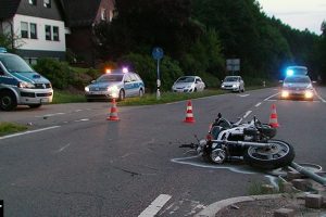 gummersbach froemmersbach ntoi 01 unfall pferd motorrad