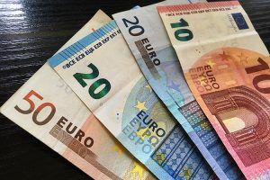 geld euro zahlungsmittel ehevertrag schulden ntoi waehrung