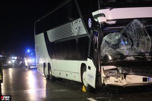 2016 01 15 a4 unfall reisebus 01 ntoi ford transit engelskirchen reichshof oberberg
