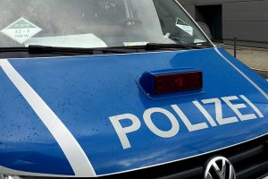 polizei blaulicht polizei auto wagen ntoi oberberg mit sirene