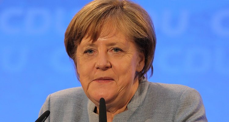 Angela Merkel (67) offenbar in einem Berliner Supermarkt bestohlen worden trotz Bodyguards! Perso, EC-Karte, Führerschein und Bargeld futsch