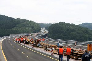 a4 wiehltalbruecke sperrung ntoi neuer asphalt as bielstein as gummersbach