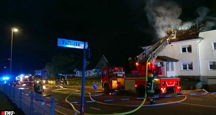 Bergneustadt: (Aktualisiert) Nach Mitternacht brannte der Dachstuhl! Eine Person durch Rauch verletzt ins Krankenhaus
