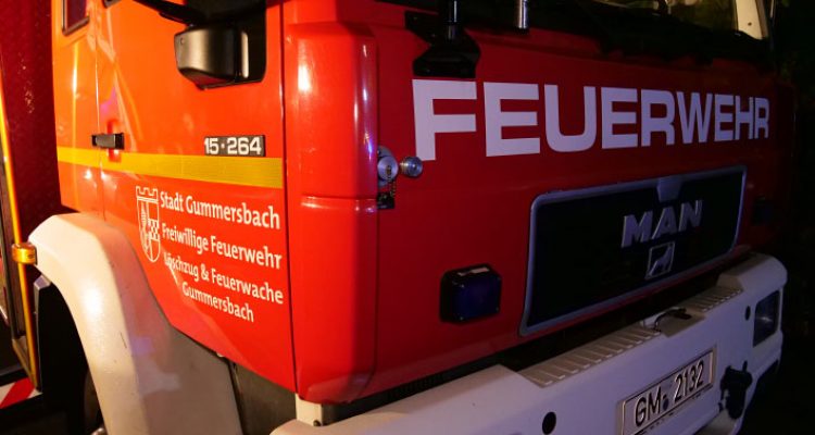 Dramatische Rettung: Feuerwehr rettet zwei Menschen vor dem Feuer (Gummersbach)