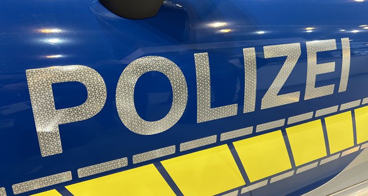 35-Jähriger Tscheche greift nach Masken-Verstoß Polizist mit Kopfstoß an (Hückeswagen)
