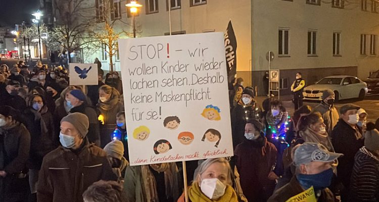 Montagsdemo 14.02.2022 (Gummersbach) Friedliche Demo gegen Impfpflicht und Coronamaßnahmen