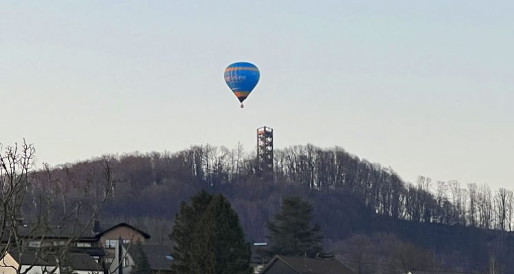 Foto/Video des Tages: Ballonfahrt über Aussichtsturm Zum Knollen Bergneustadt