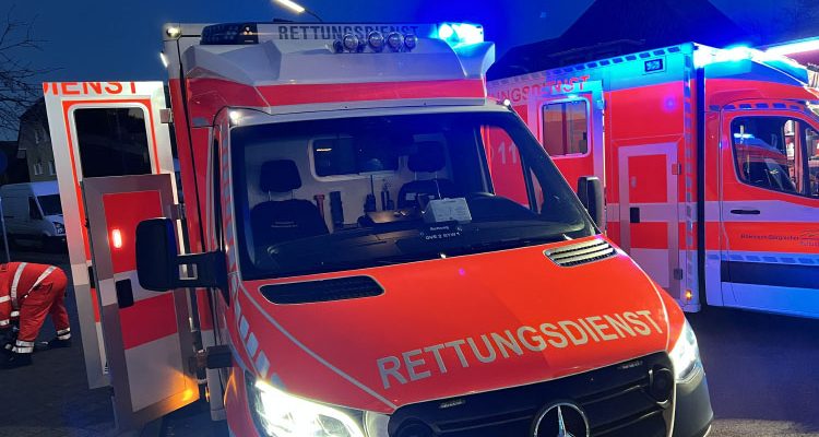 Frontalzusammenstoß im Einmündungsbereich (Reichshof) Zwei Personen verletzt