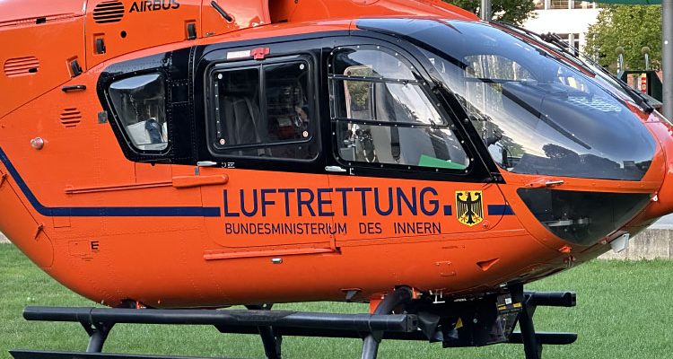Kleinkraftradfahrer nach Unfall mit Rettungshubschrauber ins Krankenhaus geflogen (Reichshof Allenbach)