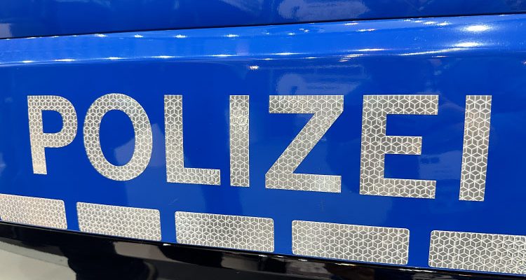 Autofahrer flüchtet vor der Polizei (Gummersbach)
