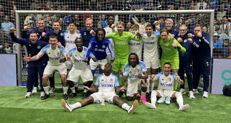 schauinsland reisen Cup: Schalke 04! Triumph für Königsblau beim Hallenfußballturnier in Gummersbach