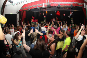 1. Neustädter Mallorca Party: 500+ Partypeople! DJ Christian Schall legte die Ballermann Hits im Krawinkesaal in Bergneustadt auf