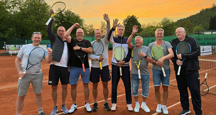 Tennisfreunde Bielstein (Herren 50) feiern ersten Saisonsieg in der zweiten Verbandsliga